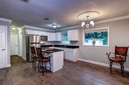 1145 Shady Oak Ln, Deland, FL 32720-2546