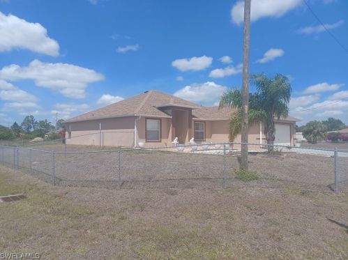 922 Mildred Ave, Lehigh Acres, FL 33974-2610