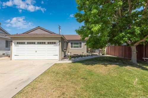 3726 Iroquois Ave, Long Beach, CA 90808-2456