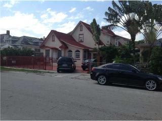 1645 9th St, Miami, FL 33135-5223