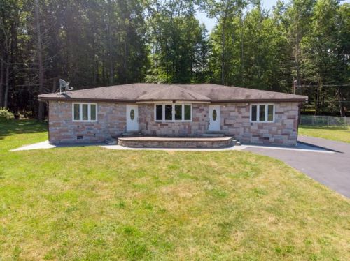 120 Jojo Rd, Bartonsville, PA 18321-9434