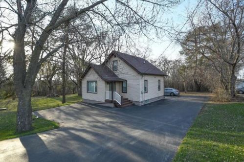 1810 Main St, Waukesha, WI 53186-3902