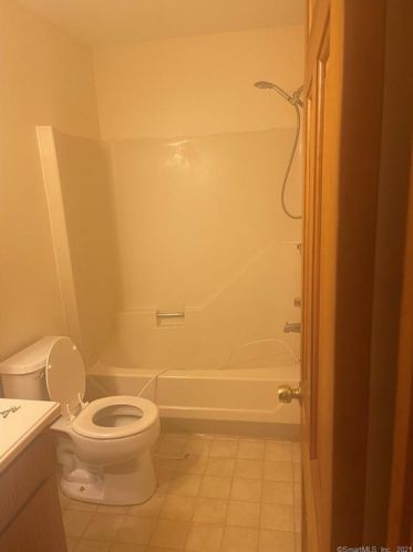 14 Jefferson St, Manchester CT  06042-2064 exterior