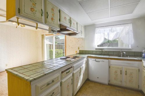 1450 Olympic Dr, Milpitas CA exterior