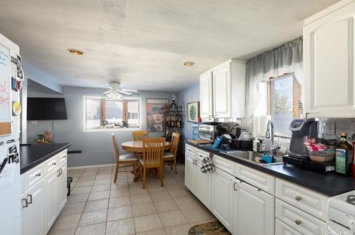 252 Anchor Ave, Rockville Centre, NY 11572-2902