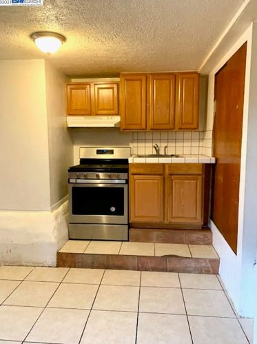 1703 Brg Ave, Oakland CA  94601-3672 exterior