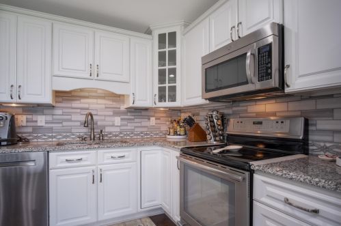 1659 Adena Pointe Dr, Marysville, OH 43040-8128