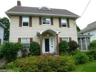 239 Metz Ave, Akron, OH 44303-1569