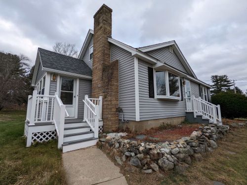 97 Wheeler Ave, Salem, NH 03079-3494