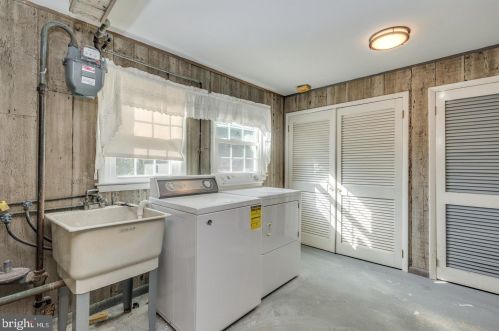 2423 Branch Pike, Riverton NJ  08077-4262 exterior