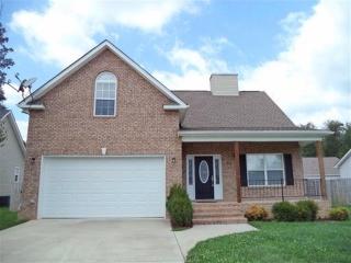 633 Hillside Ln, Lenoir City, TN 37771-8296