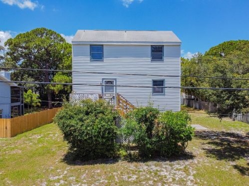 203 Lagoon Dr, Palm Harbor, FL 34683-5439