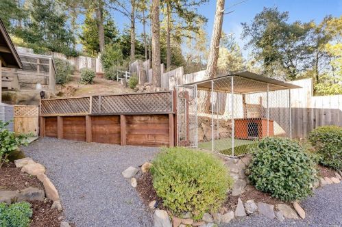 2387 Los Olivos Rd, Santa Rosa CA 95404-2015 exterior