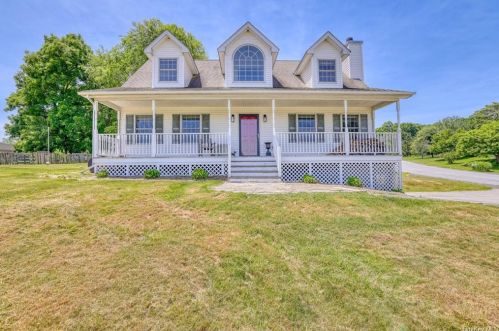 6 Dulcie Ct, Middletown, NY 10940-7372