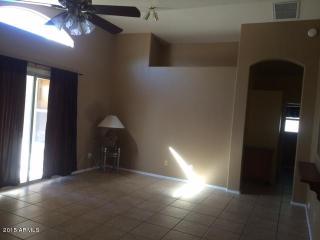 6811 Louise Dr, Glendale, AZ 85310-5211