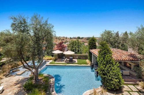 47 Echo Gln, Irvine CA  92603-0421 exterior