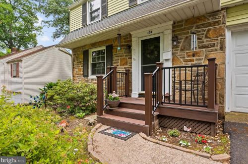 104 Laurel Ln, Wilmington, DE 19804-2326