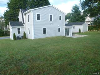 14 Hillside Ave, Elmsford, NY 10523-3104