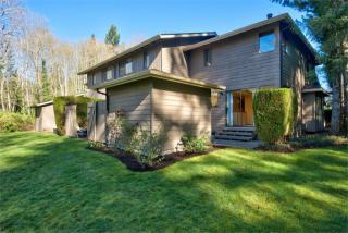 835 Huckle Dr, Bremerton, WA 98311-9077