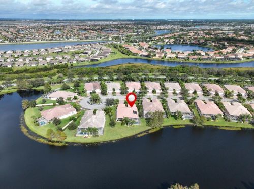 10652 Hartwick Dr, Fort Pierce FL  34987-1923 exterior