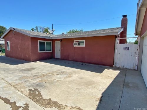 358 Landsford St, Lancaster CA 93535-2613 exterior