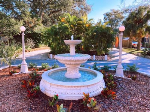 6213 12th Ave, Saint Petersburg, FL 33707-3108