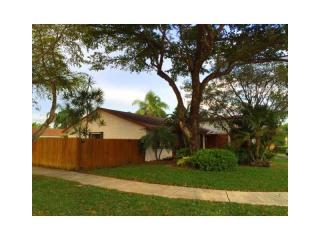 13857 109th Ln, Miami, FL 33186-3269