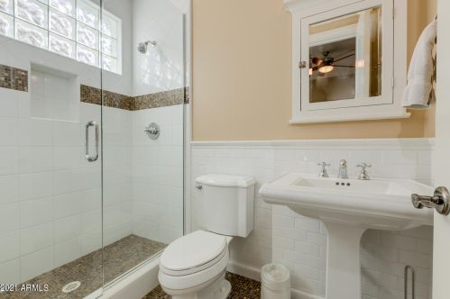 5621 Calle Camelia, Phoenix AZ 85018-4617 exterior