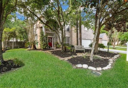 18 Sleeping Creek Pl, Conroe TX  77384-5044 exterior