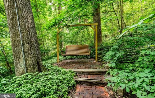 1618 Bondsville Rd, Downingtown PA  19335-1320 exterior