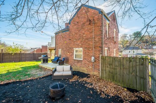 257 Constitution Dr, Pittsburgh PA 15236-4467 exterior