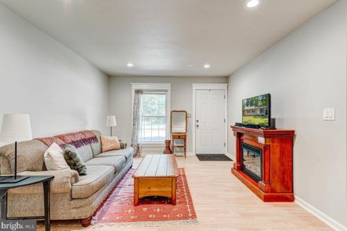 304 Albany St, Fredericksburg VA  22407-6304 exterior