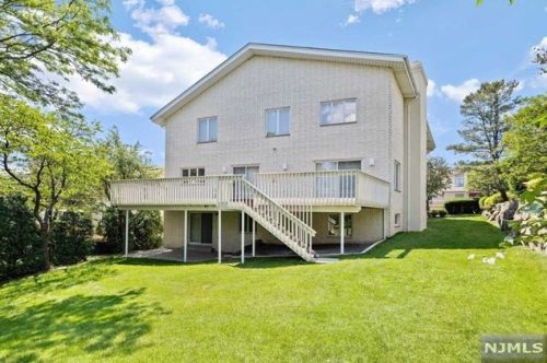 307 Center St, Englewood, NJ 07632-1622