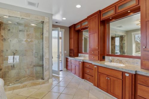 10817 Goldsborough Cir, Valley Home CA 95361-7649 exterior