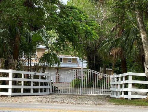 3505 North Rd, Naples, FL 34104-4032