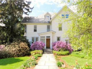 439 Willard St, Burlington, VT 05401-4022