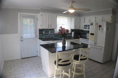 23 Sand Hill Dr, North Kingstown RI  02852-2228 exterior