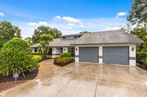 2011 Dade Rd, Fort Pierce, FL 34982-8408