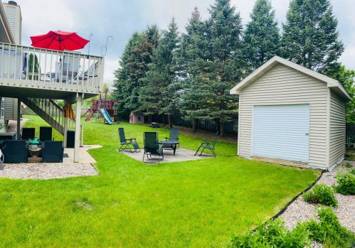2404 Kestrel Ln, Waukesha, WI 53189-7749