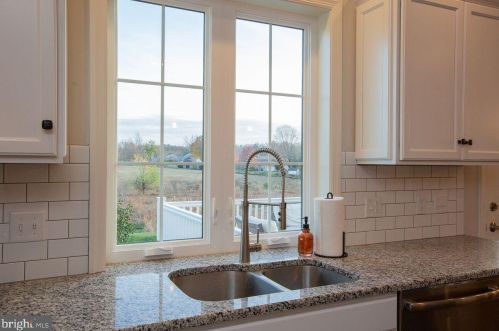 518 Delp Rd, Lancaster PA  17601-2956 exterior