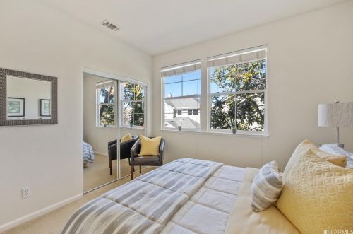 600 Landmark Ln, Redwood City CA  94065-2888 exterior