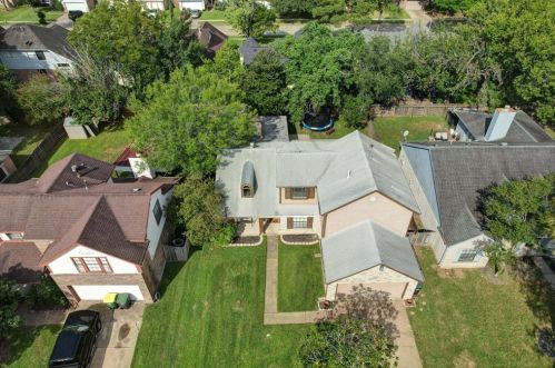 1034 Wentworth Dr, Pearland, TX 77584-2243