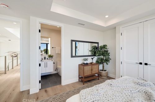 1813 Walnut Ave, Manhattan Beach CA  90266-5018 exterior