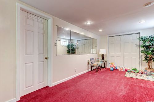 90 Mckee St, Floral Park NY  11001-1618 exterior