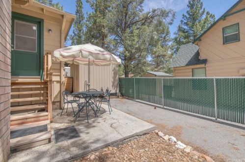 355 Cinderella Dr, Big Bear City CA  92314-9798 exterior