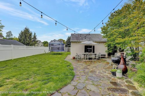 17 Locust Ave, West Long Branch NJ  07764-1547 exterior