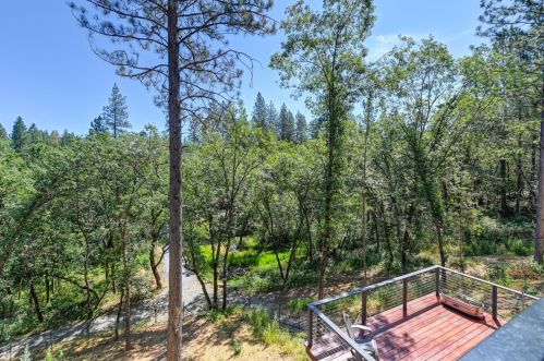 559 Greenwood Dr, Meadow Vista CA  95722-9708 exterior