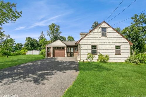 65 Ball Pond Rd, Danbury, CT 06811-2849