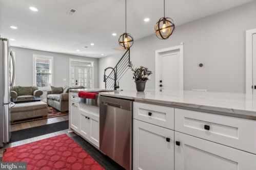 805 Jefferson St, Washington, DC 20011-6403