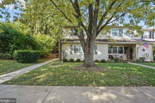 1 Brighton Ct, Downingtown, PA 19335-2266